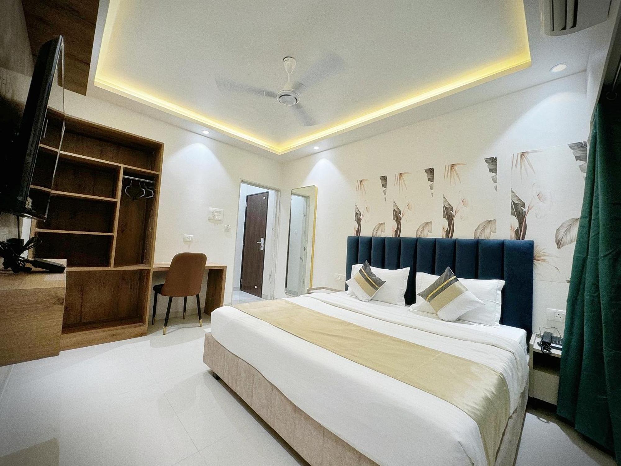 The Orion - Premium Apartments 뭄바이 외부 사진